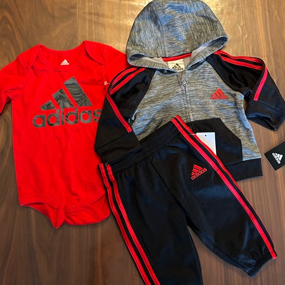 NWT Adidas Boys matching set - Picture 2 of 4